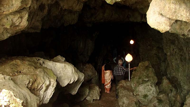 mawsmai caves cherrapunji